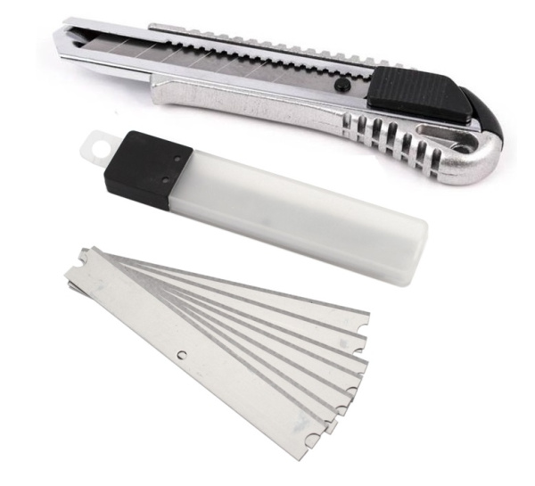 NOZ-DO-TAPET-METALOWY-NOZYK-18MM-11-SZTUK-OSTRZY